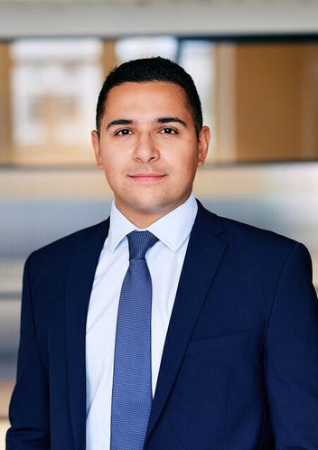 Mehmet Achik El. Photo.