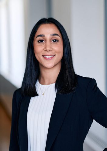 Melicha Azari. Photo.